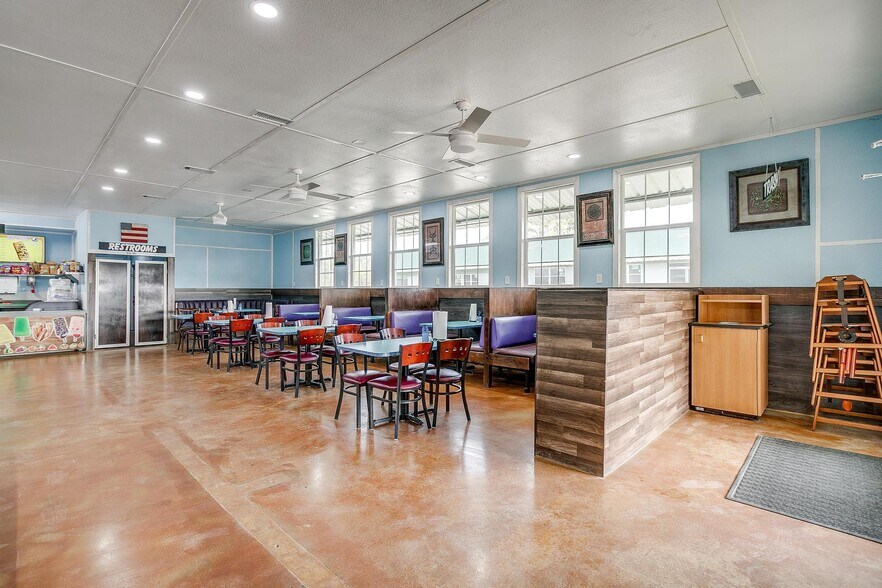 More Photos Of 4920 Tin Top Rd, Weatherford Office For Sale