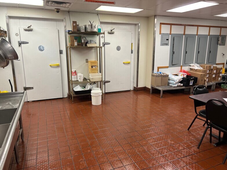 More Photos Of 1020 W Buchanan St, California Fast Food For Sale