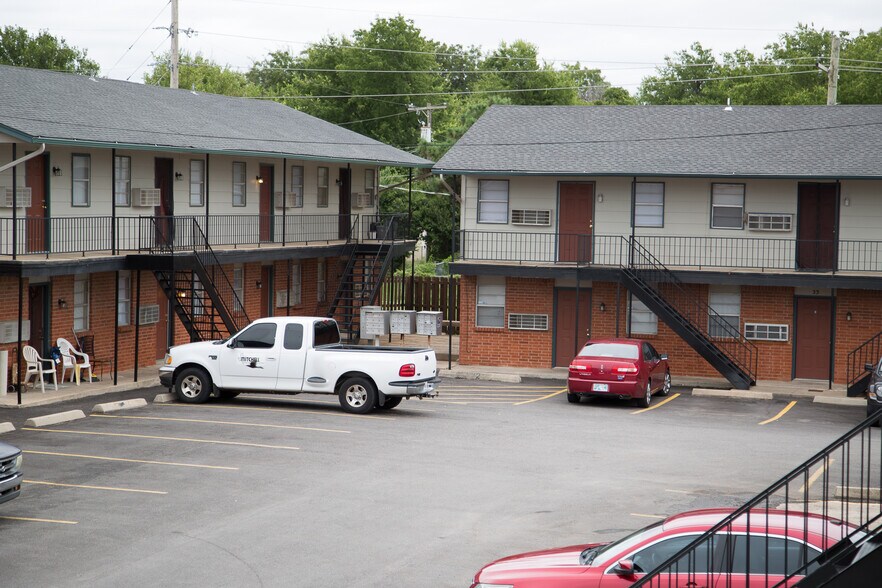 More Photos Of 2007 NW Lindy Ave, Lawton Apartments For Sale