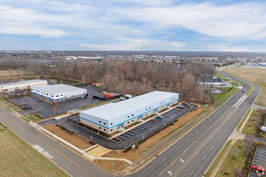 Primary Photo Of 17265 Harger Ct, Noblesville Showroom For Lease