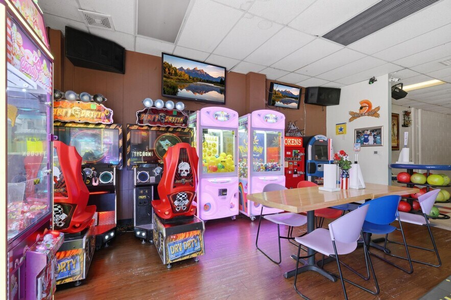 More Photos Of 420 Main St, Colusa Bowling Alley For Sale
