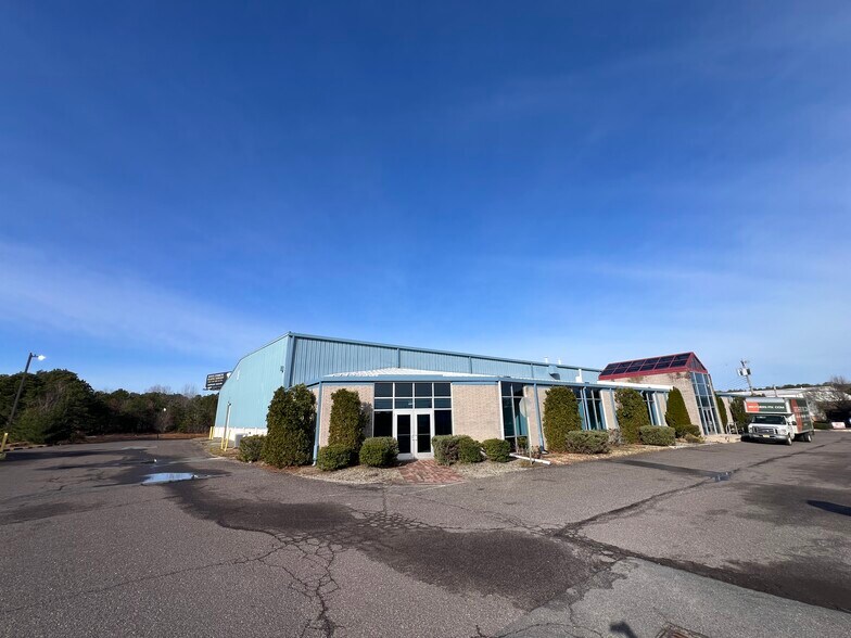 More Photos Of 202 W Parkway Dr, Egg Harbor Township Warehouse For Lease