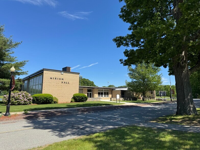 More Photos Of 50 Sunset Ln, Paxton Schools For Sale