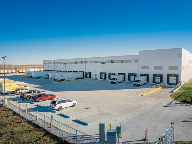 More Photos Of 15001 Foundation Ave, Evansville Distribution For Sale