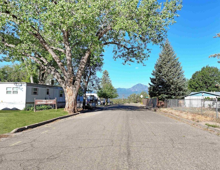 More Photos Of 910 Memorial Dr, Cortez Manufactured Housing Mobile Home Park For Sale