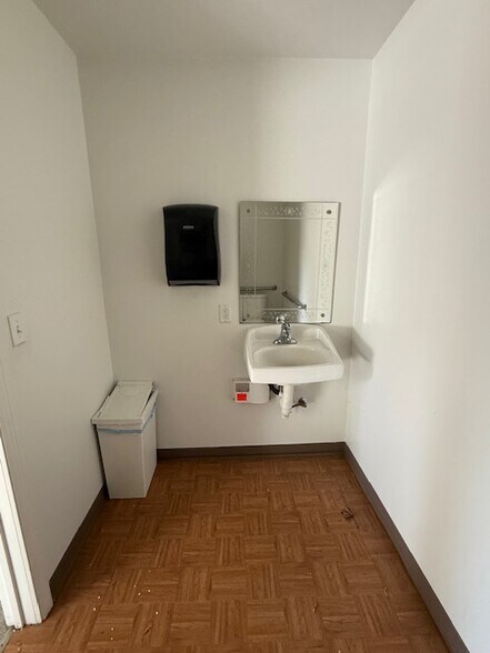 More Photos Of 3666 El Camino Real, Palo Alto Freestanding For Lease