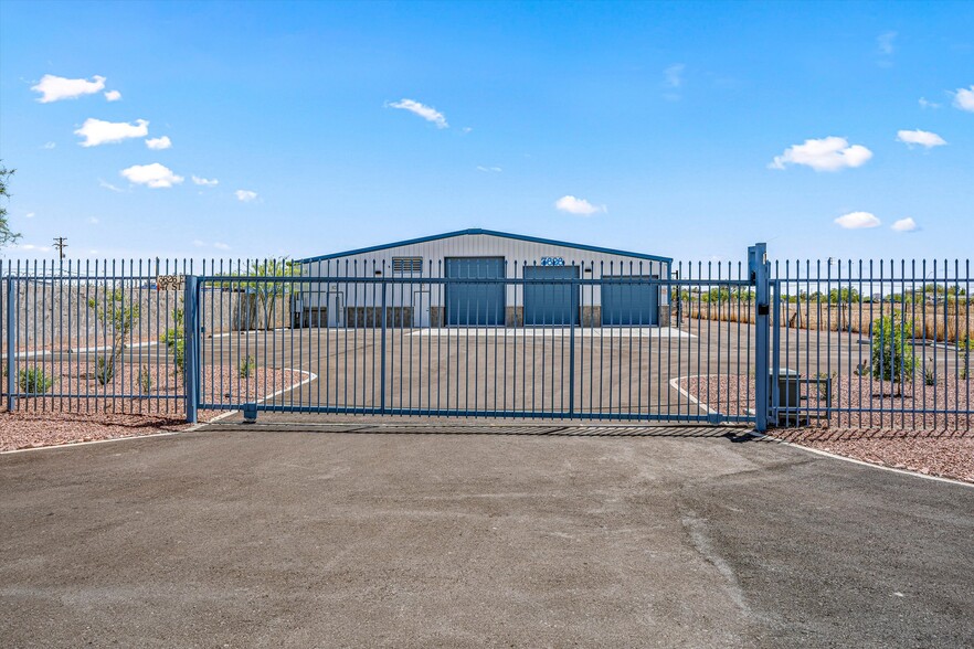 More Photos Of 3626 E 47th St, Tucson Manufacturing For Sale