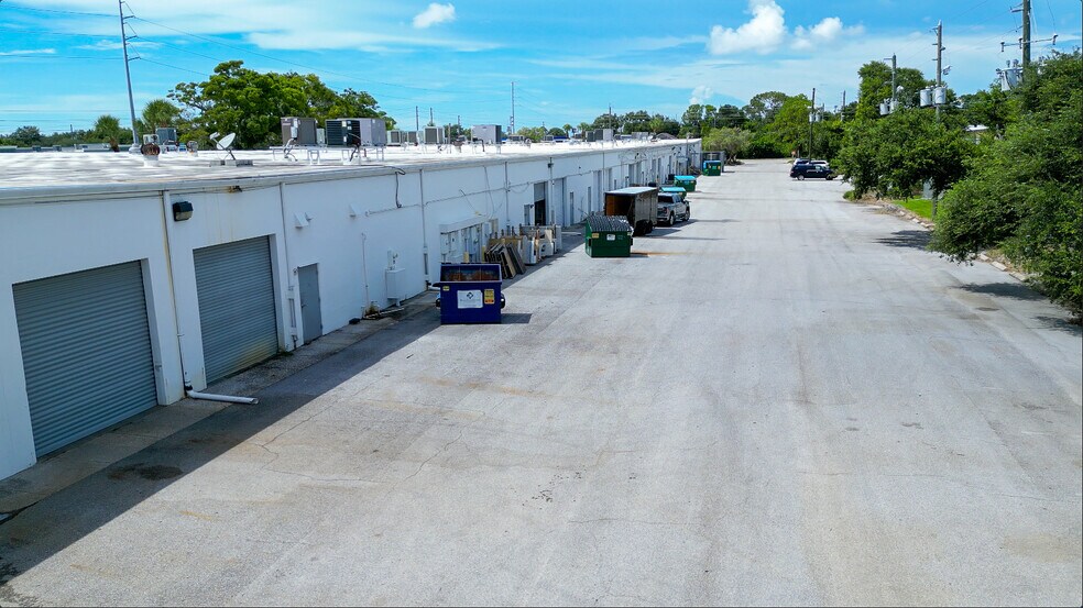 More Photos Of 12345 Starkey Rd, Largo Unknown For Lease