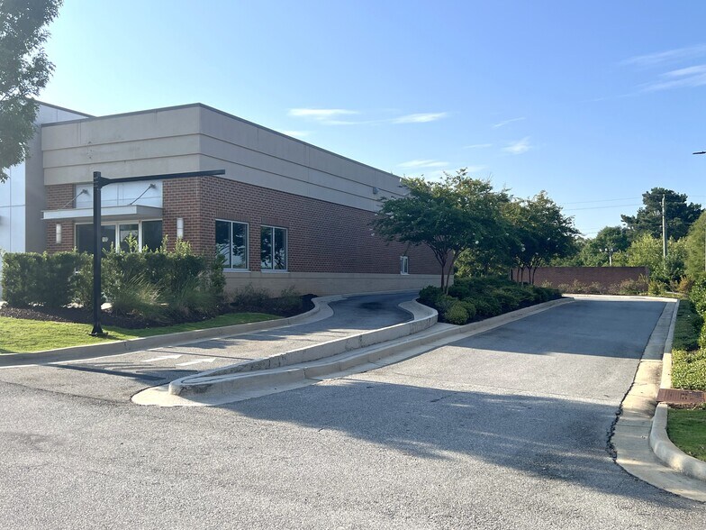 More Photos Of 1530 Mercer University Dr, Macon-Bibb Storefront Retail Office For Lease