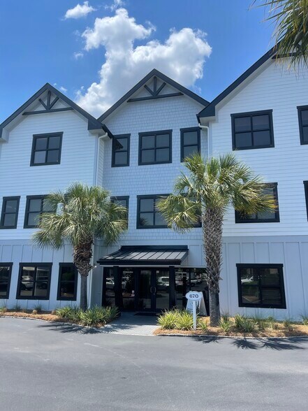 More Photos Of 670 Marina Dr, Charleston Office For Lease