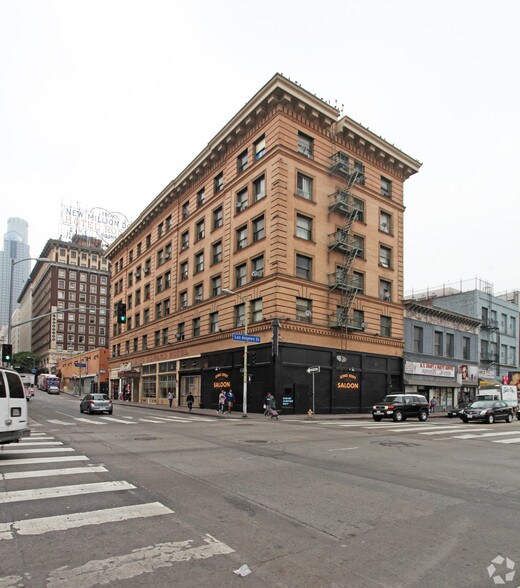 More Photos Of 121 E 5th St, Los Angeles Apartments For Lease