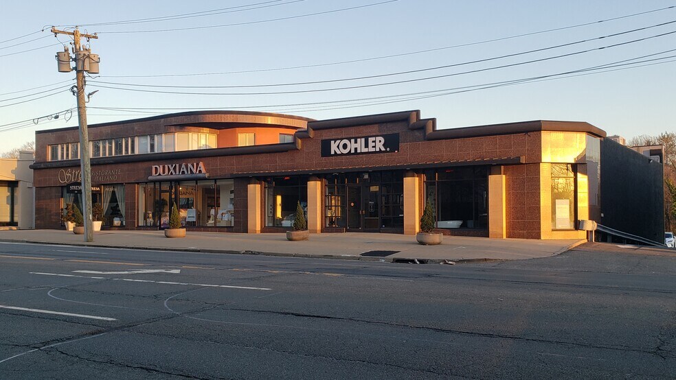 More Photos Of 1516-1524 Northern Blvd, Manhasset Freestanding For Lease