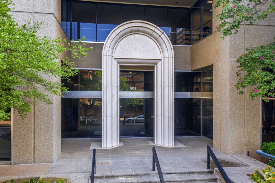 More Photos Of 401 Edwards St, Shreveport Office For Lease