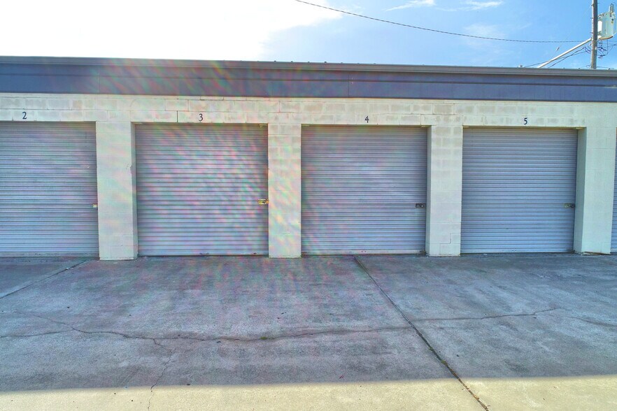 More Photos Of 5849 Holly Rd, Corpus Christi Self Storage For Sale