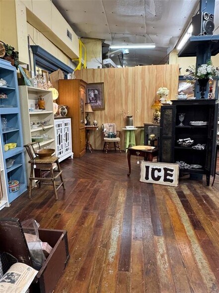 More Photos Of 104 E Railroad Ave, Glendale Freestanding For Sale