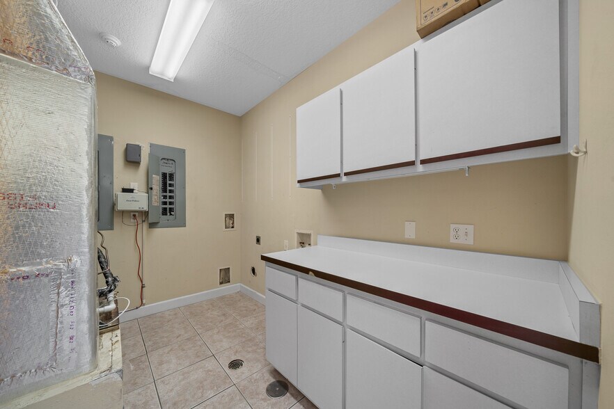 More Photos Of 5925 SE Abshier Blvd, Belleview Medical For Sale