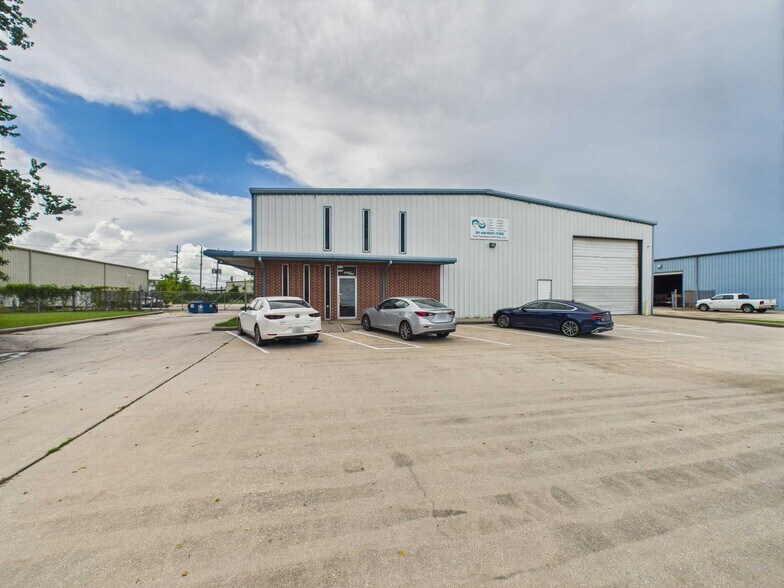 Primary Photo Of 14141 Interdrive, Houston Warehouse For Lease