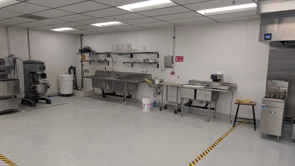 More Photos Of 175 Lewis Rd, San Jose Light Manufacturing For Sale