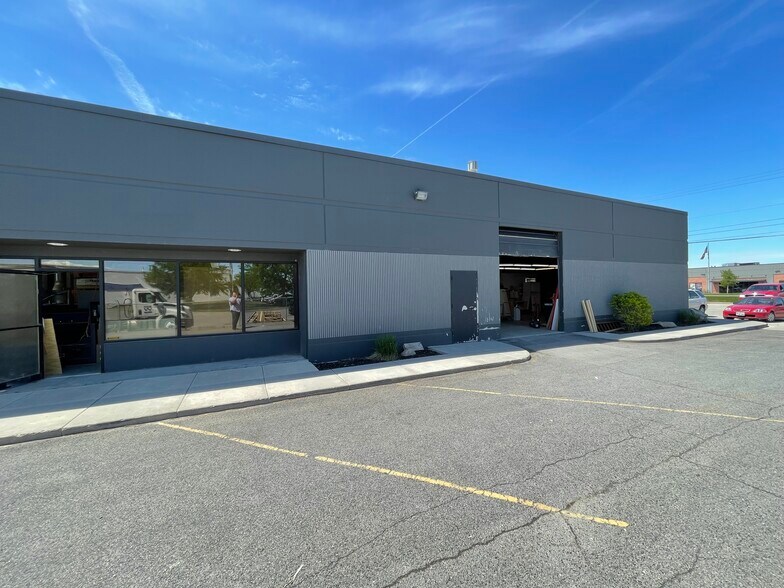 More Photos Of 210-290 N Redwood Rd, North Salt Lake Light Manufacturing For Lease