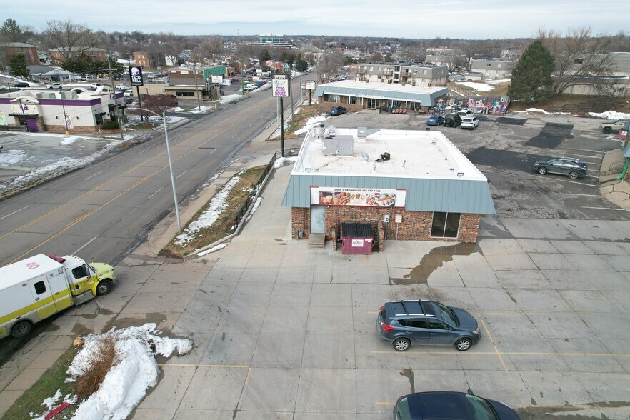 More Photos Of , Bellevue General Retail For Sale