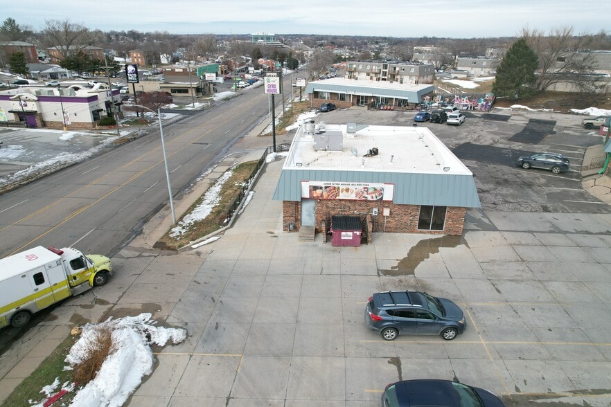 More Photos Of , Bellevue General Retail For Sale