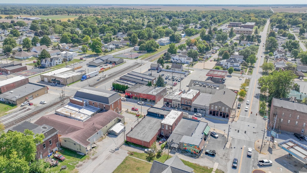 More Photos Of 207 S Railroad St, Brookston General Retail For Sale