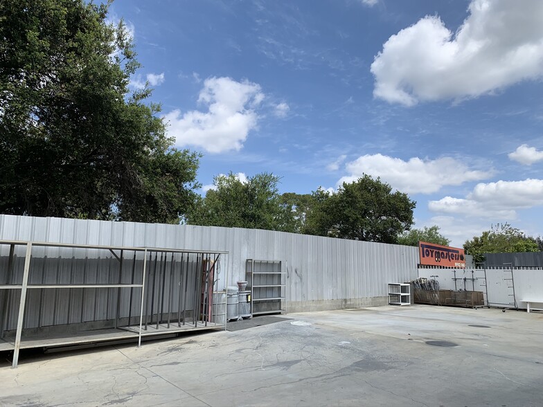 More Photos Of 11481 Ventura Blvd, Studio City Auto Repair For Lease