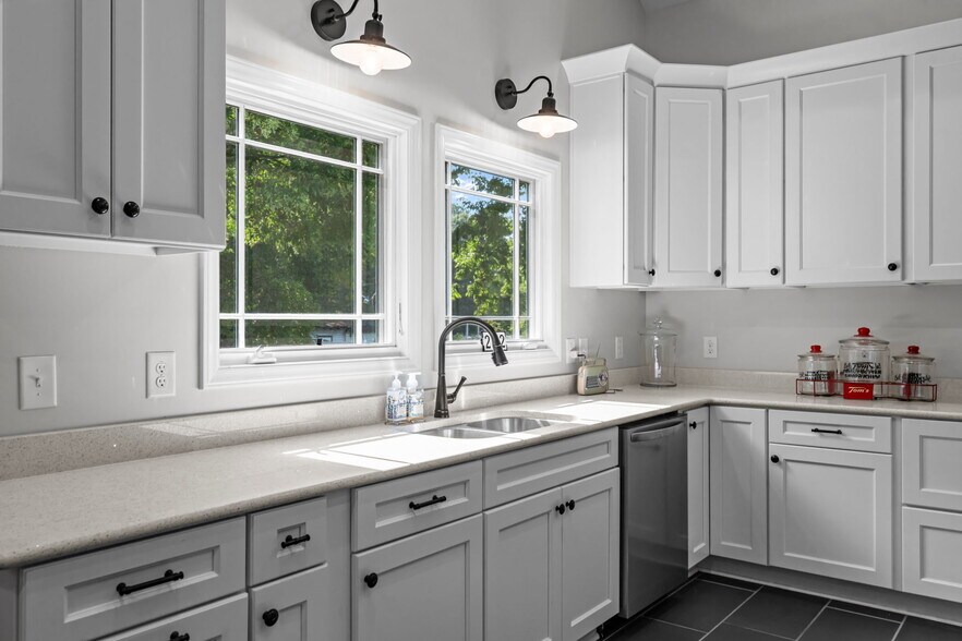 More Photos Of 202 W Main St, Sanford Office Residential For Sale