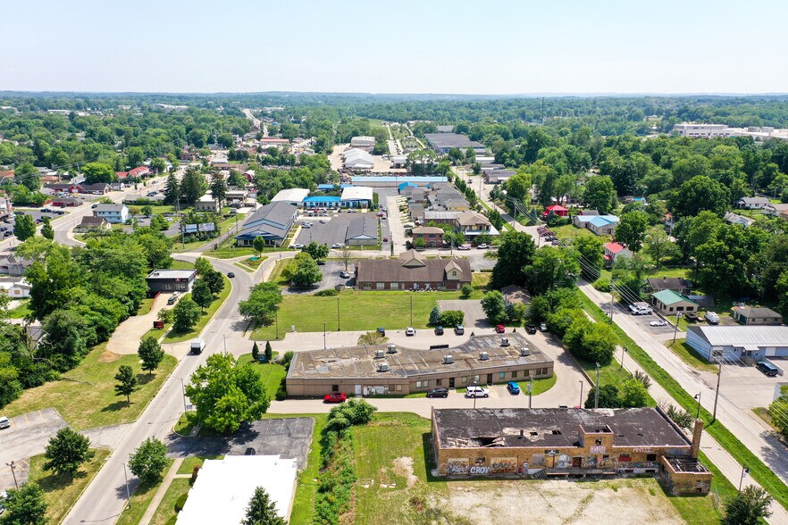 More Photos Of 700 S College Ave, Bloomington Office For Sale