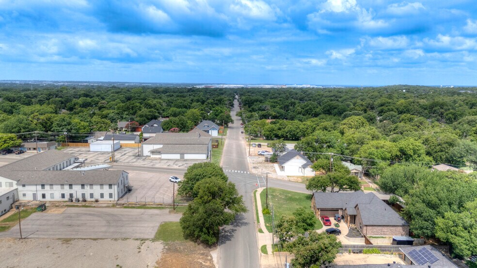 More Photos Of 4700 Barbara Rd, River Oaks Office For Sale