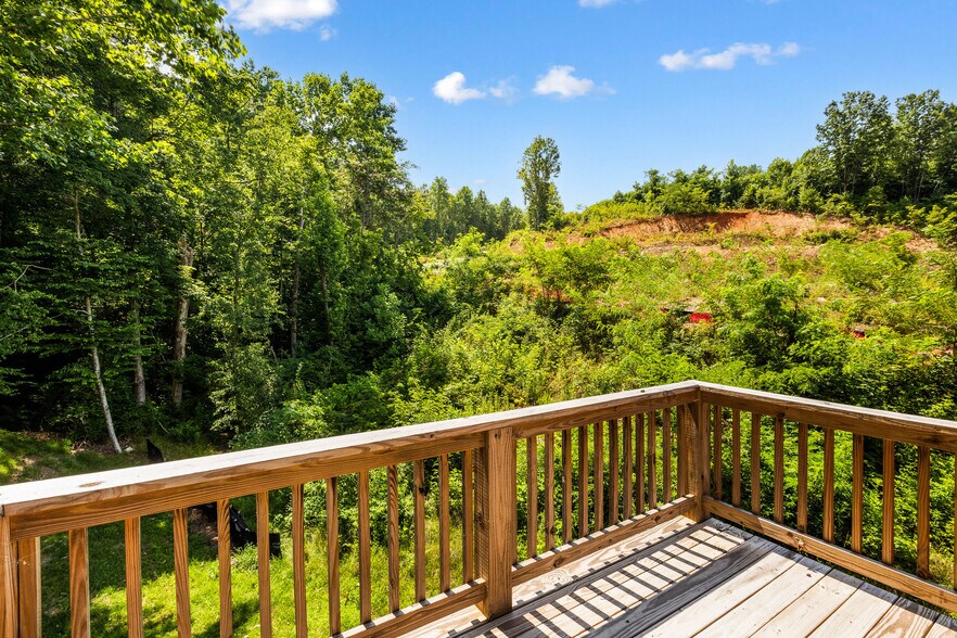 More Photos Of 851 Highway 441 S, Clayton Freestanding For Sale