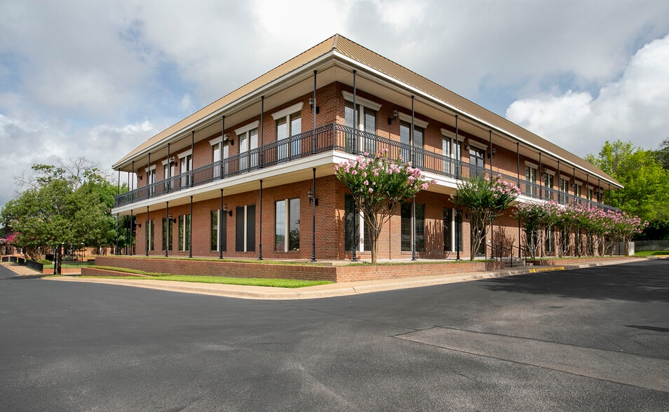 More Photos Of 3300 S Broadway Ave, Tyler Unknown For Lease