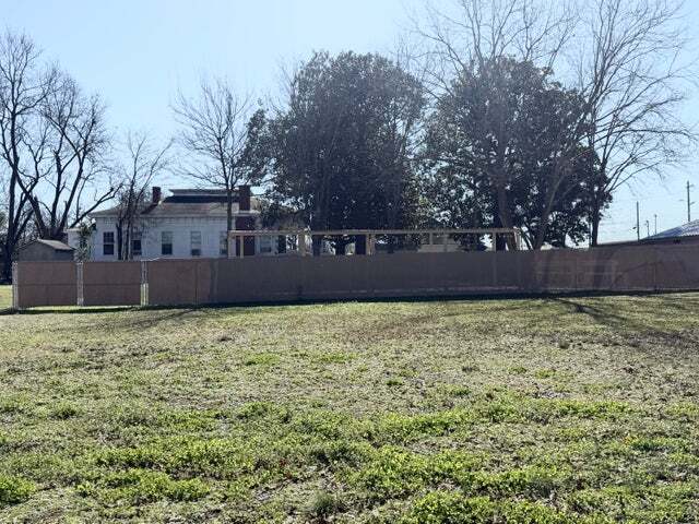 More Photos Of 320 19th St N, Columbus Flex For Lease