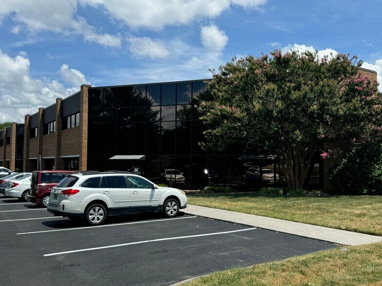 More Photos Of 9051 Executive Park Dr, Knoxville Office For Lease