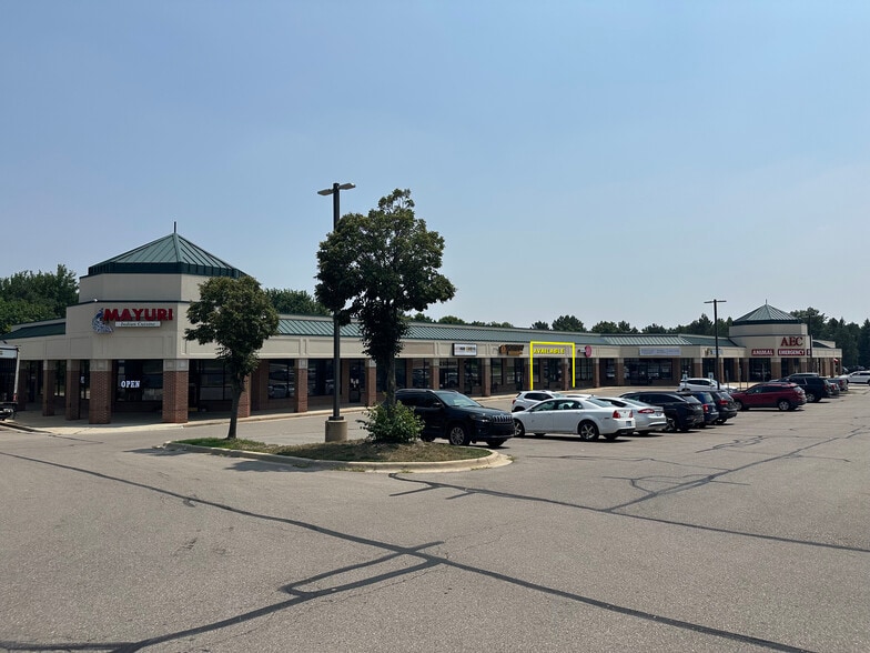 Primary Photo Of 224-278 E Auburn Rd, Rochester Hills Storefront For Lease