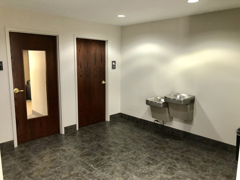 More Photos Of 5810 78th St W, Bloomington Office For Lease