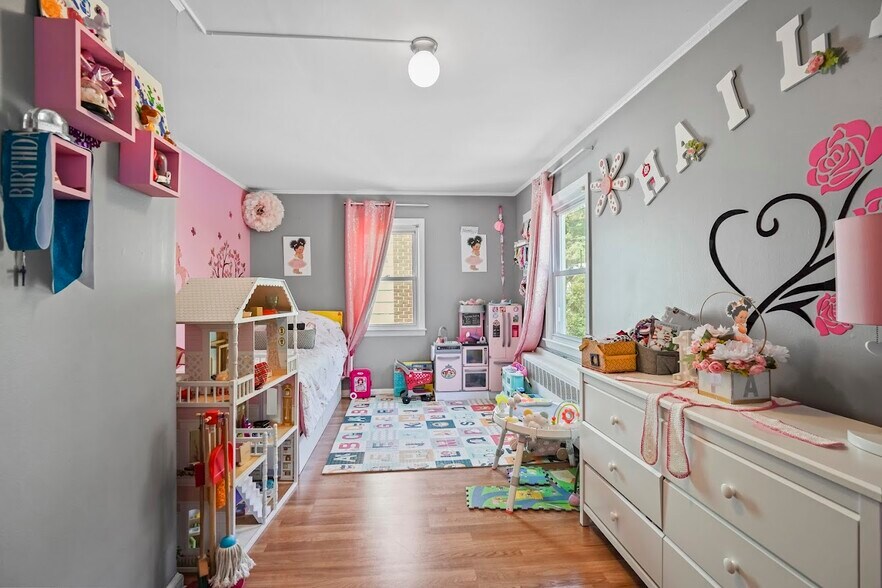 More Photos Of 25 Montague St, Yonkers Multifamily For Sale