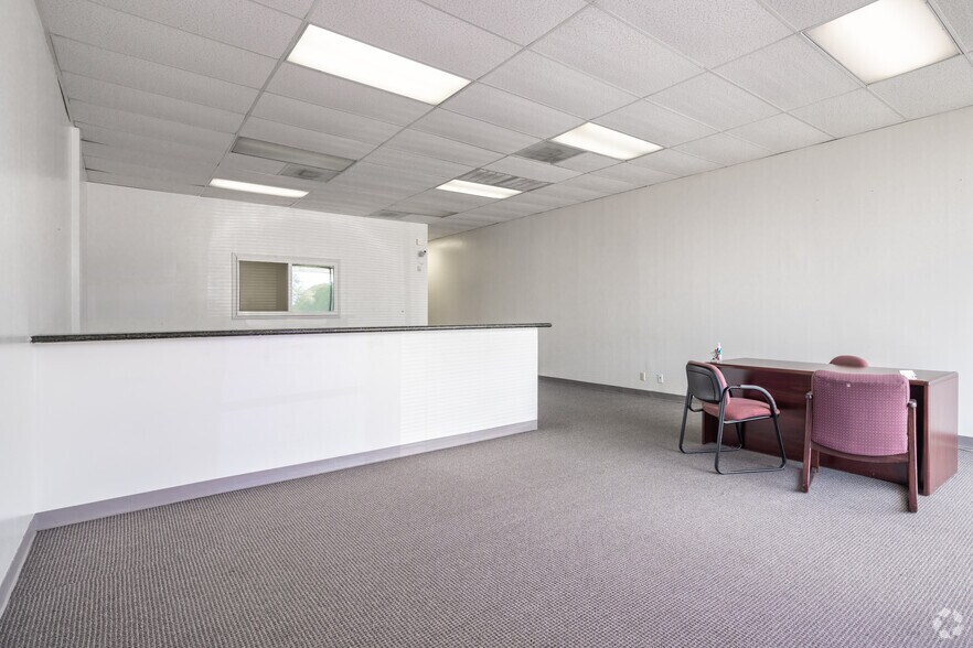 More Photos Of 12501-12607 Gulf Fwy, Houston Unknown For Lease