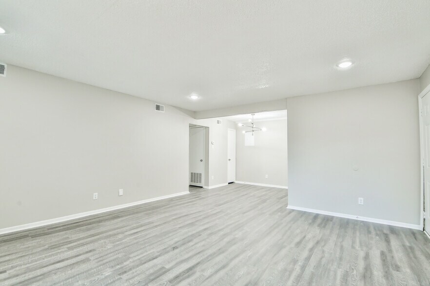 More Photos Of 5202 Bangor Ave, Lubbock Apartments For Sale