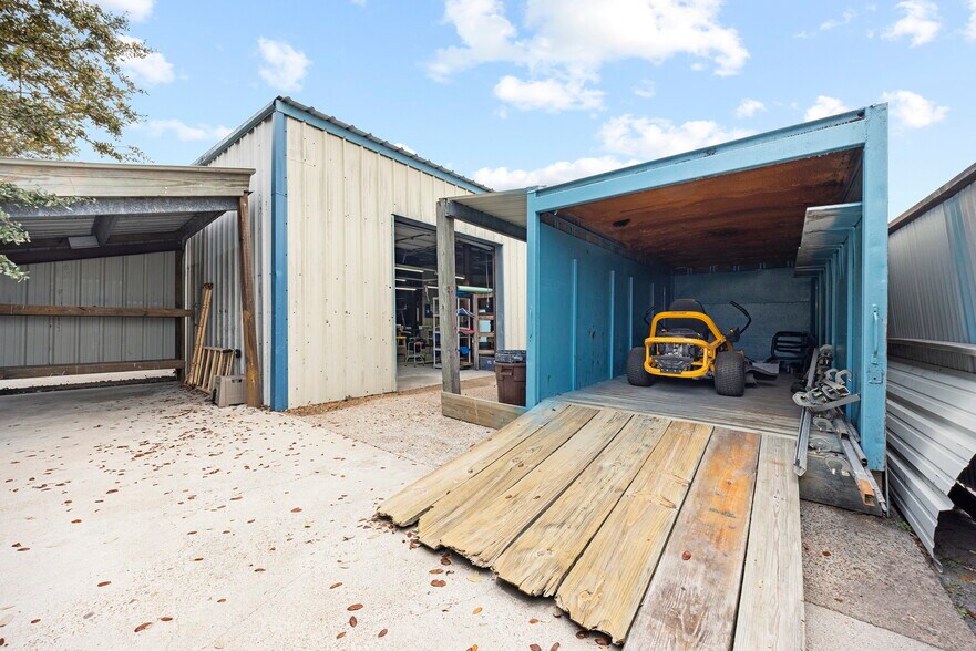 More Photos Of 206 Highway 35 S, Rockport Manufacturing For Sale
