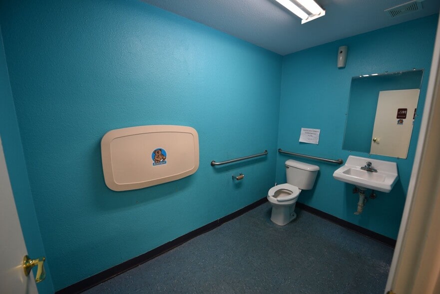 More Photos Of 5114-5134 Us Highway 19, New Port Richey Unknown For Lease