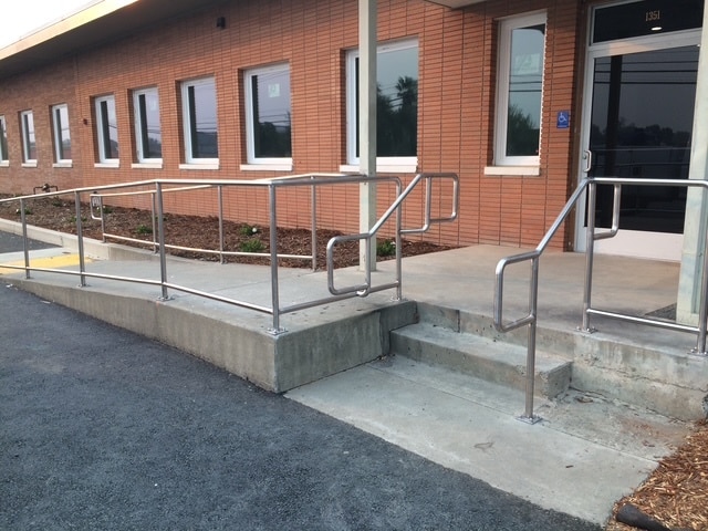 More Photos Of 1351 E Beamer St, Woodland Distribution For Lease