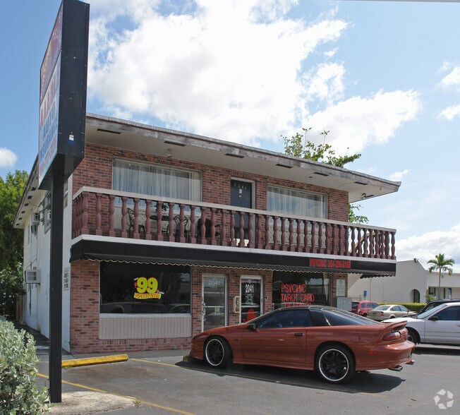 More Photos Of 2041 W Oakland Park Blvd, Oakland Park Storefront Retail Residential For Lease