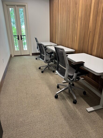 More Photos Of 320 Wingo Way, Mount Pleasant Coworking Space