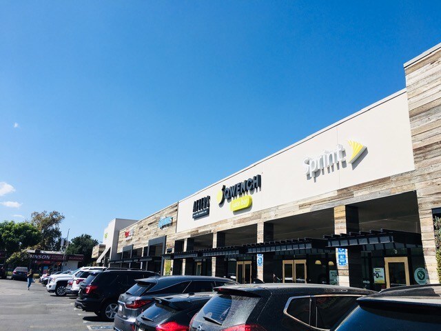 More Photos Of 4550-4578 Van Nuys Blvd, Sherman Oaks General Retail For Lease