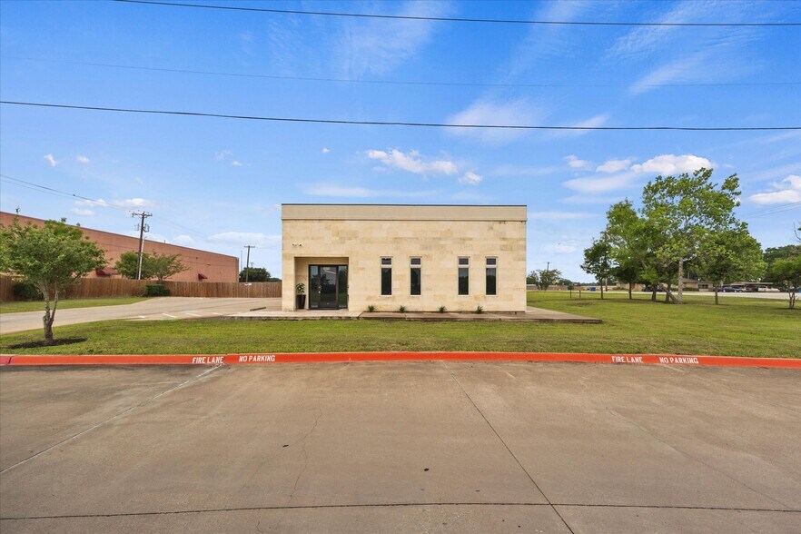 More Photos Of 3818 Big A Rd, Rowlett Freestanding For Sale