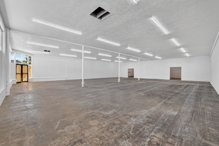 More Photos Of 3930 Broadway, Sacramento Freestanding For Sale