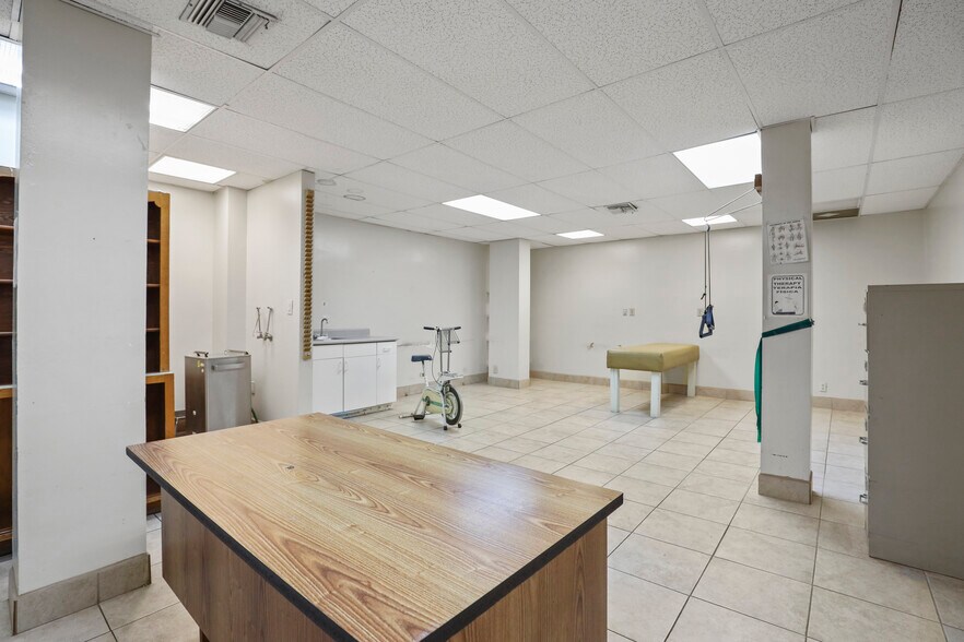 More Photos Of 6347 Pacific Blvd, Huntington Park Storefront Retail Office For Lease