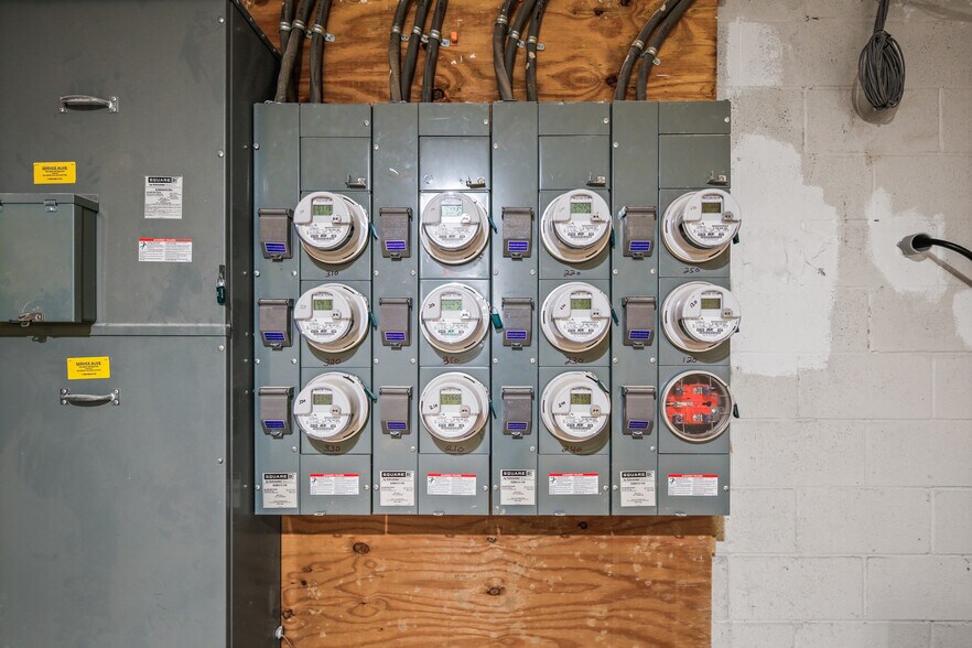 More Photos Of 1707 Eastern Ave, Baltimore Apartments For Lease