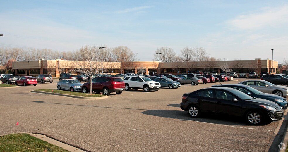 More Photos Of 8519 Eagle Point Blvd, Lake Elmo Office For Sale